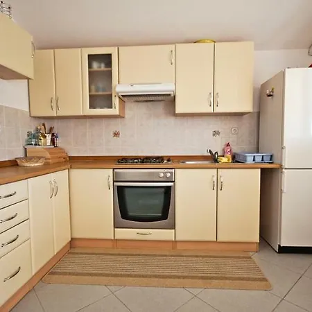 Apartman *