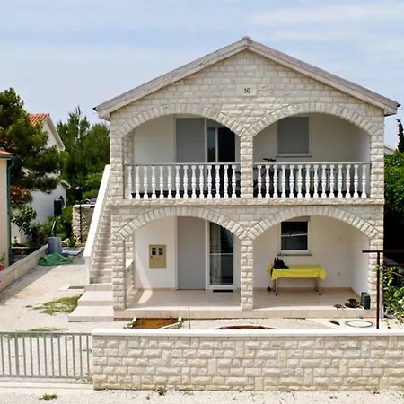 Apartman Apartment *