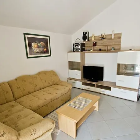 Apartman *