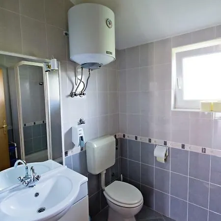 Apartman *